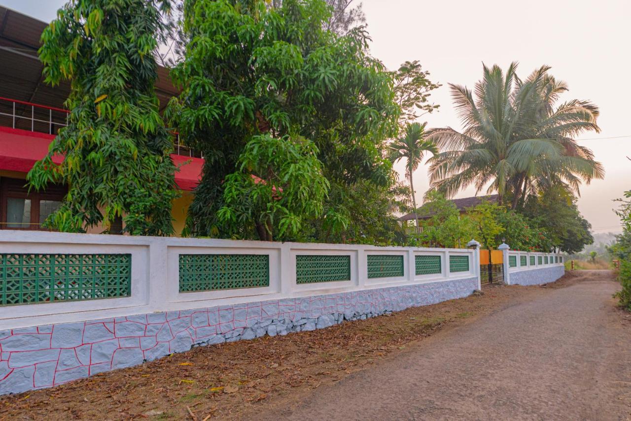 Prajakta Rest House Alībāg Exteriör bild
