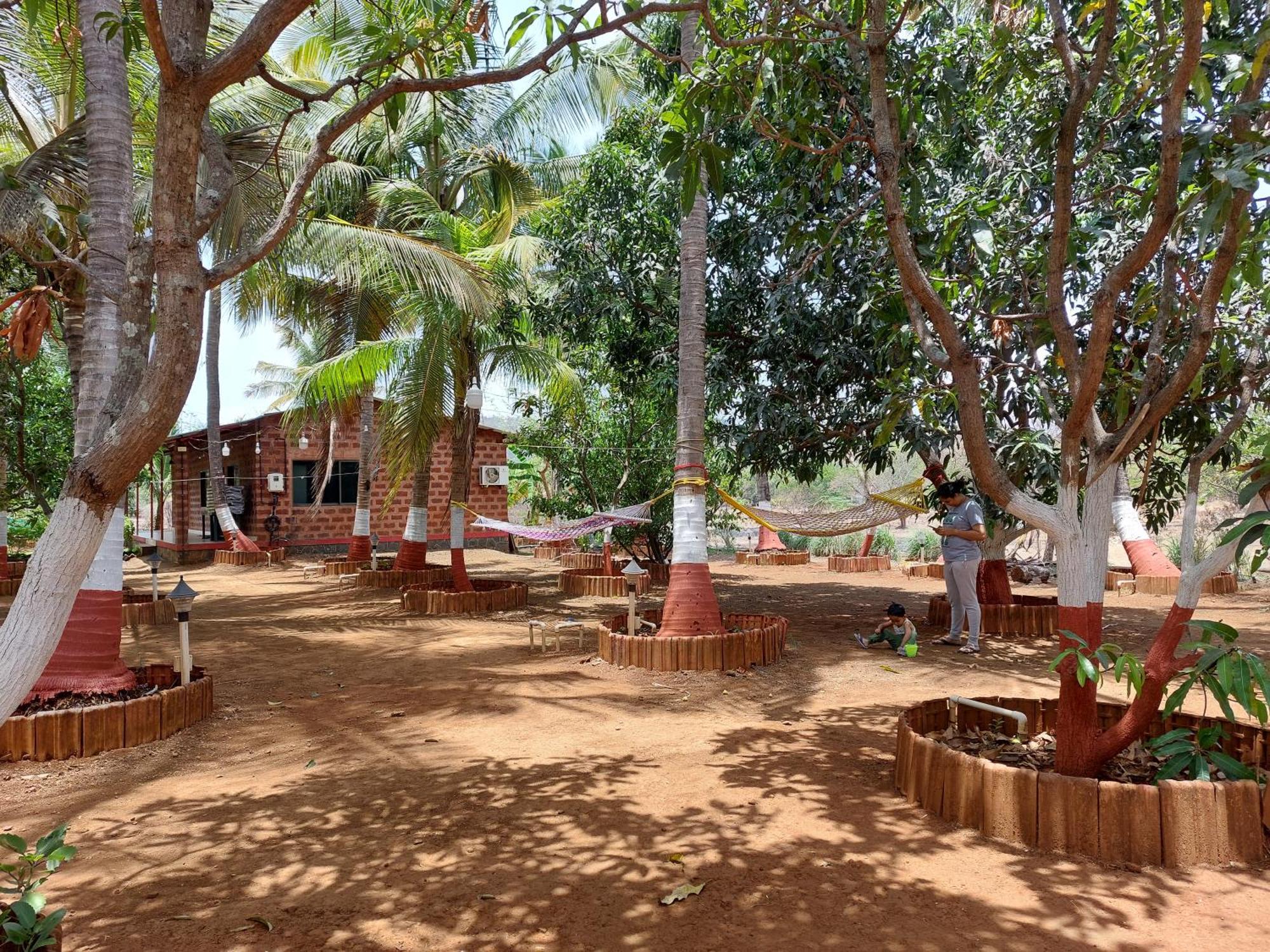 Prajakta Rest House Alībāg Exteriör bild